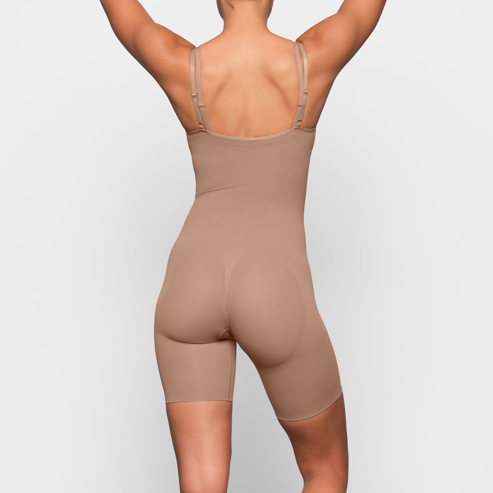 Skims BUTT ENHANCING Open Bust Bodysuit Sienna | SWNT81209