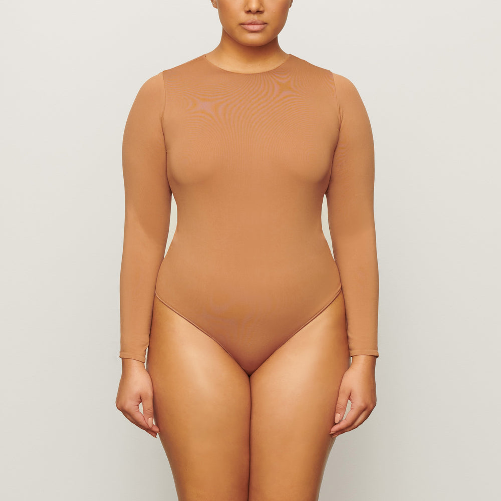 Skims ESSENTIAL CREW NECK Long Sleeve Bodysuit Camel | NWIF63978