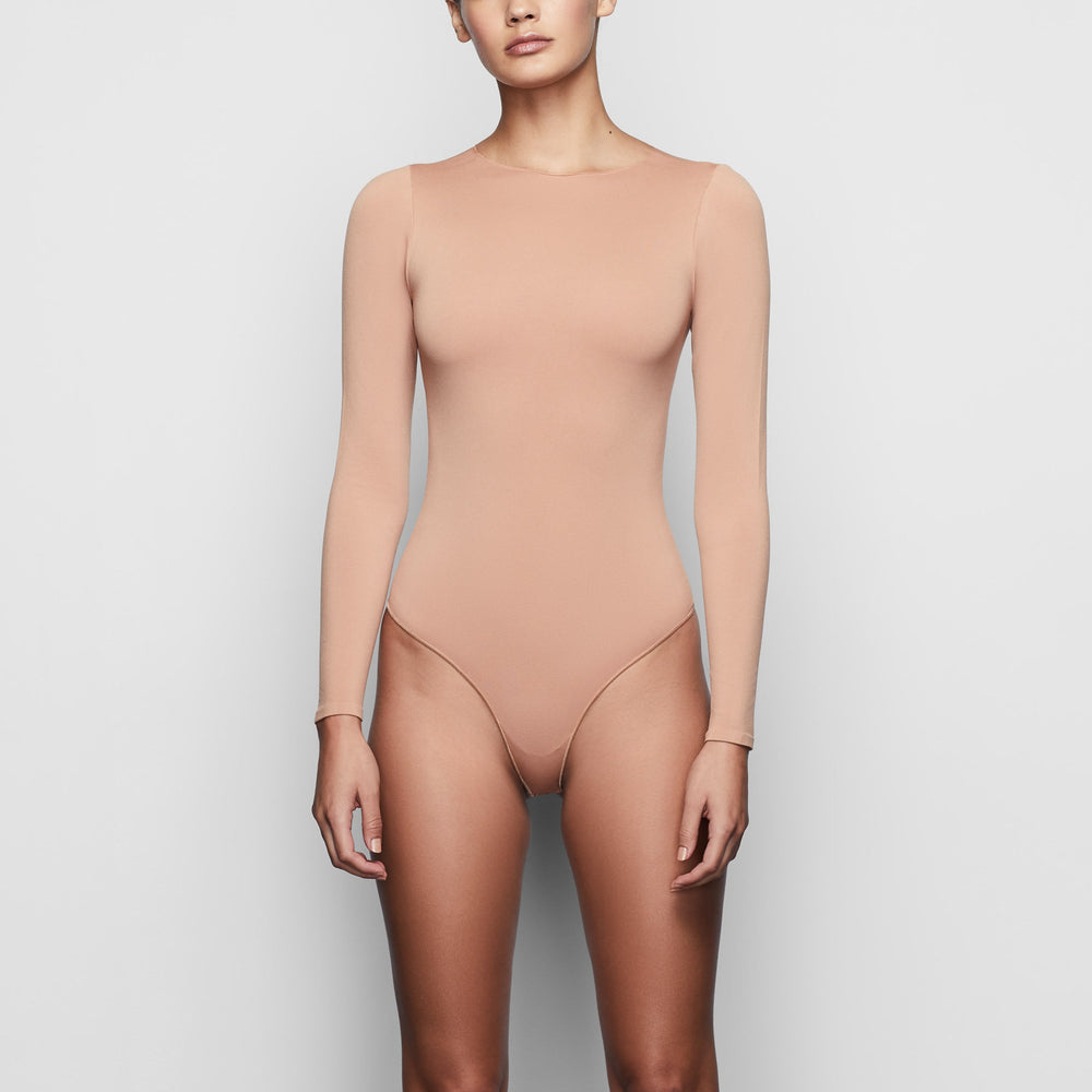 Skims ESSENTIAL CREW NECK Long Sleeve Bodysuit Sienna | UDWT04832