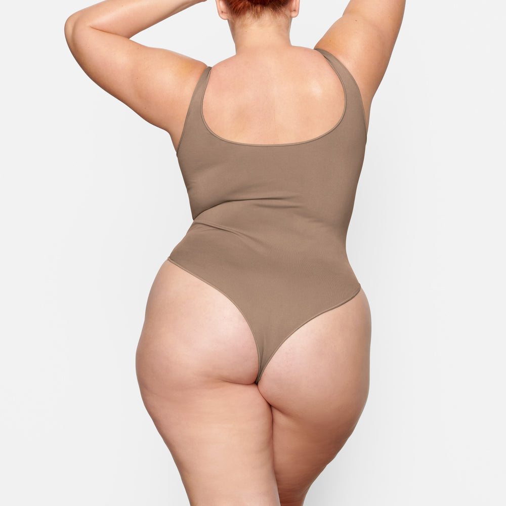 Skims ESSENTIAL Scoop Neck Bodysuit Desert | PSAM60785