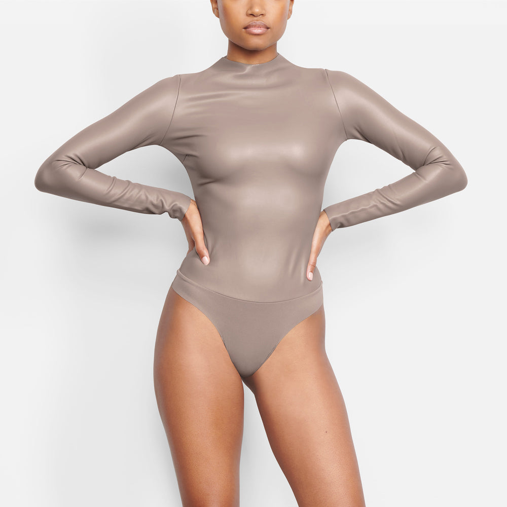 Skims FAUX LEATHER Mock Neck Bodysuit Cement | MCTH36485