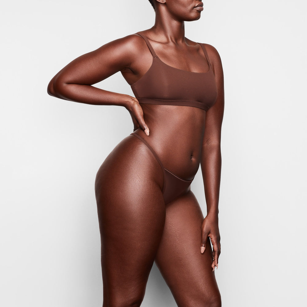 Skims FITS EVERYBODY T STRING Thong Cocoa | QFVX72835