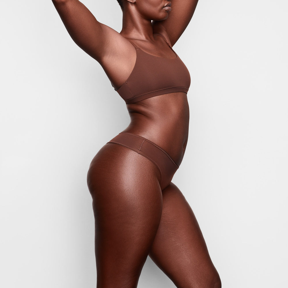 Skims FITS EVERYBODY Thong Cocoa | BYTD48635