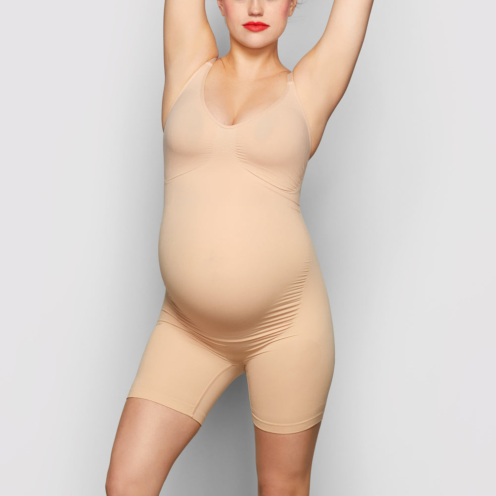 Skims MATERNITY SCULPTING BODYSUIT MID THIGH Maternity Shapewear Clay | YHMF48237