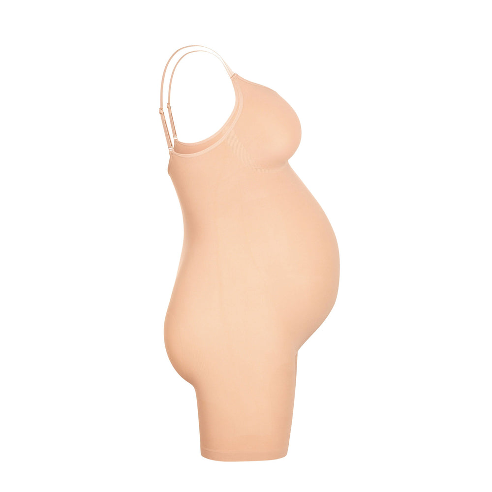 Skims MATERNITY SCULPTING BODYSUIT MID THIGH Maternity Shapewear Clay | YHMF48237