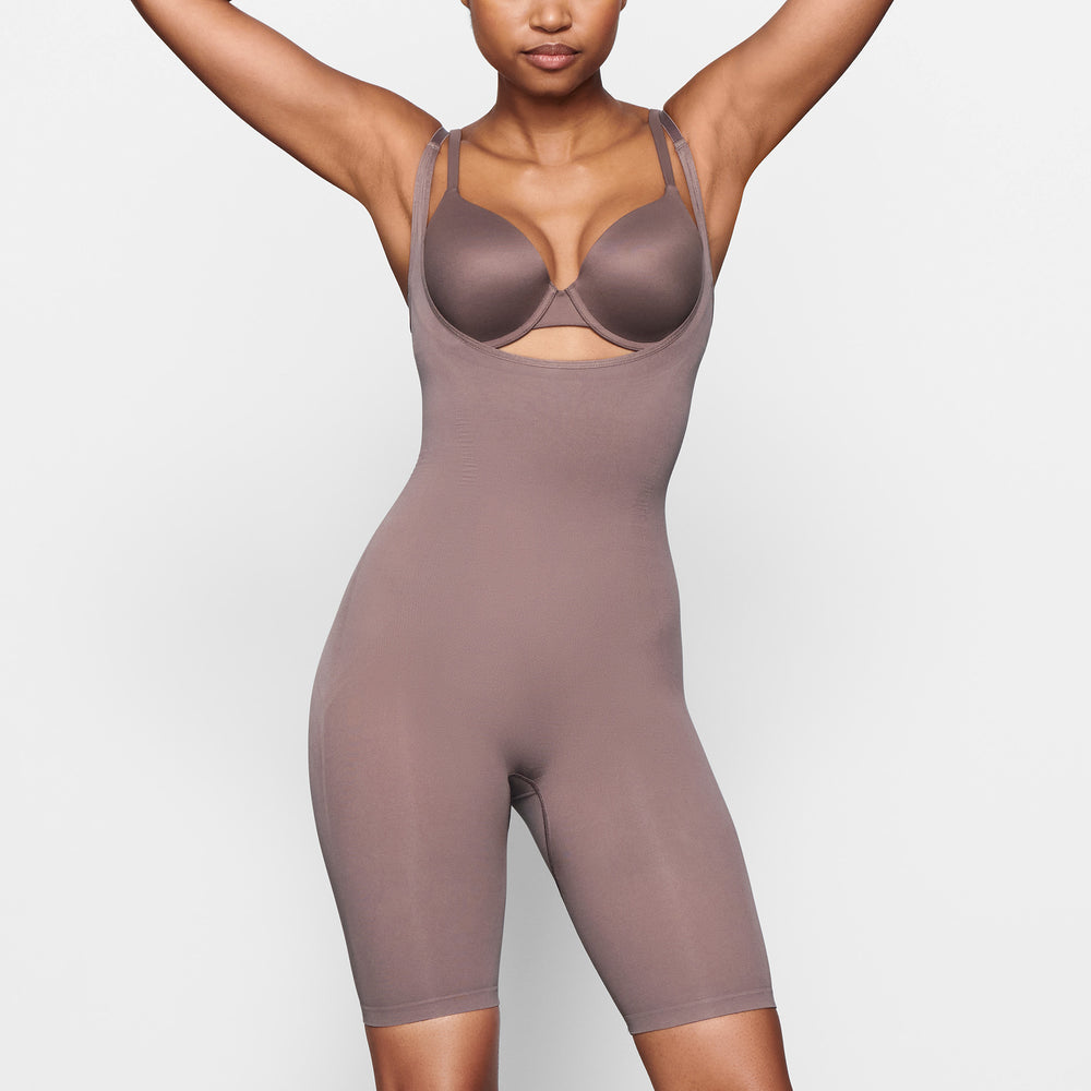 Skims OPEN BUST BODYSUIT W. OPEN GUSSET Bodysuit Umber | HGKJ27819