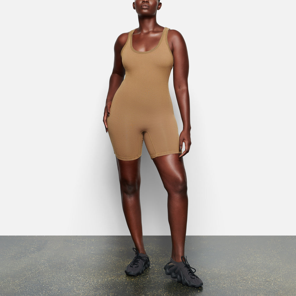 Skims OUTDOOR Mid Thigh Bodysuit Sepia | STAO92368