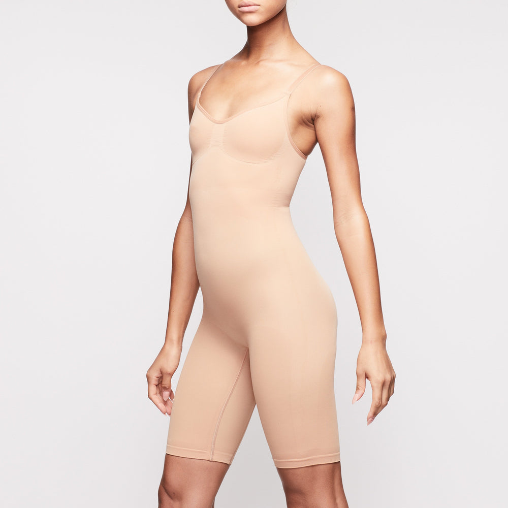 Skims SCULPTING BODYSUIT MID THIGH W. OPEN GUSSET Bodysuit Ochre | JTWA09123