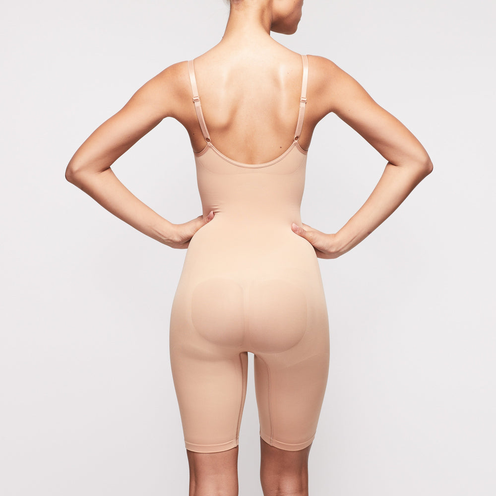 Skims SCULPTING BODYSUIT MID THIGH W. OPEN GUSSET Bodysuit Ochre | JTWA09123