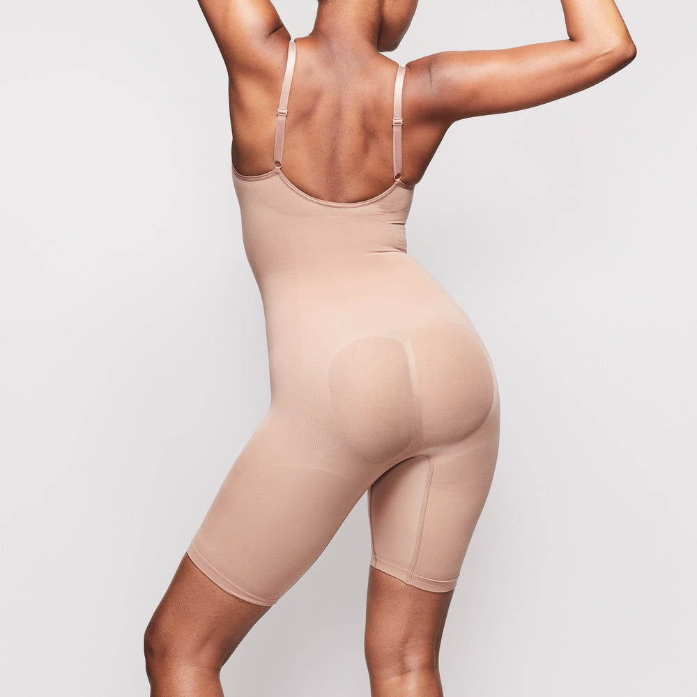 Skims SCULPTING BODYSUIT MID THIGH W. OPEN GUSSET Bodysuit Sienna | WNCM32598