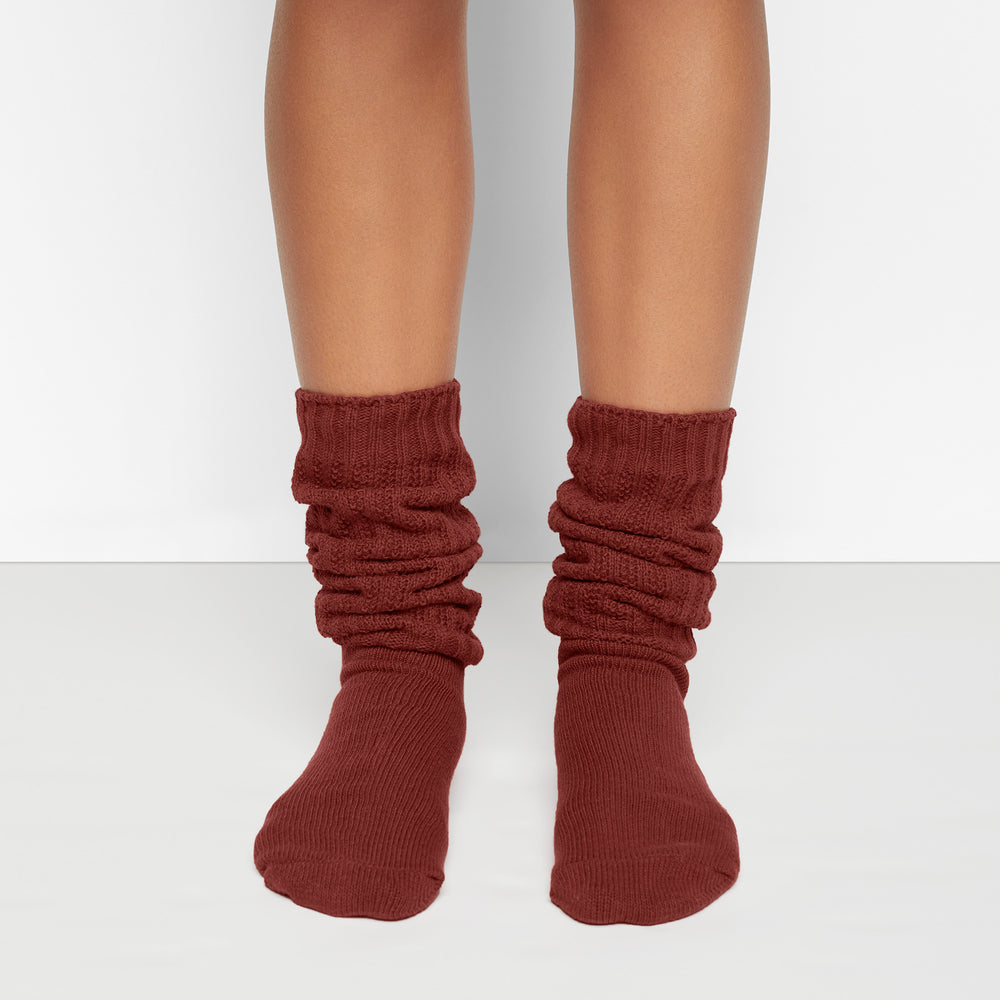 Skims SLOUCH Socks Sangria | YLRC64152