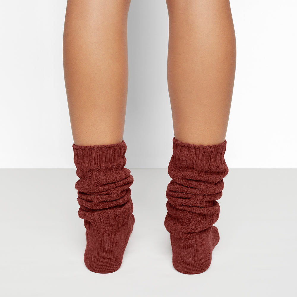 Skims SLOUCH Socks Sangria | YLRC64152