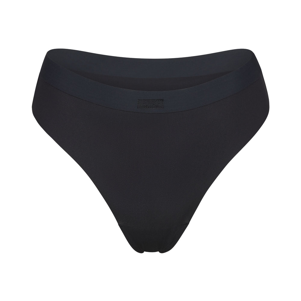 Skims SMOOTH RIB Thong Onyx | GNOB87035