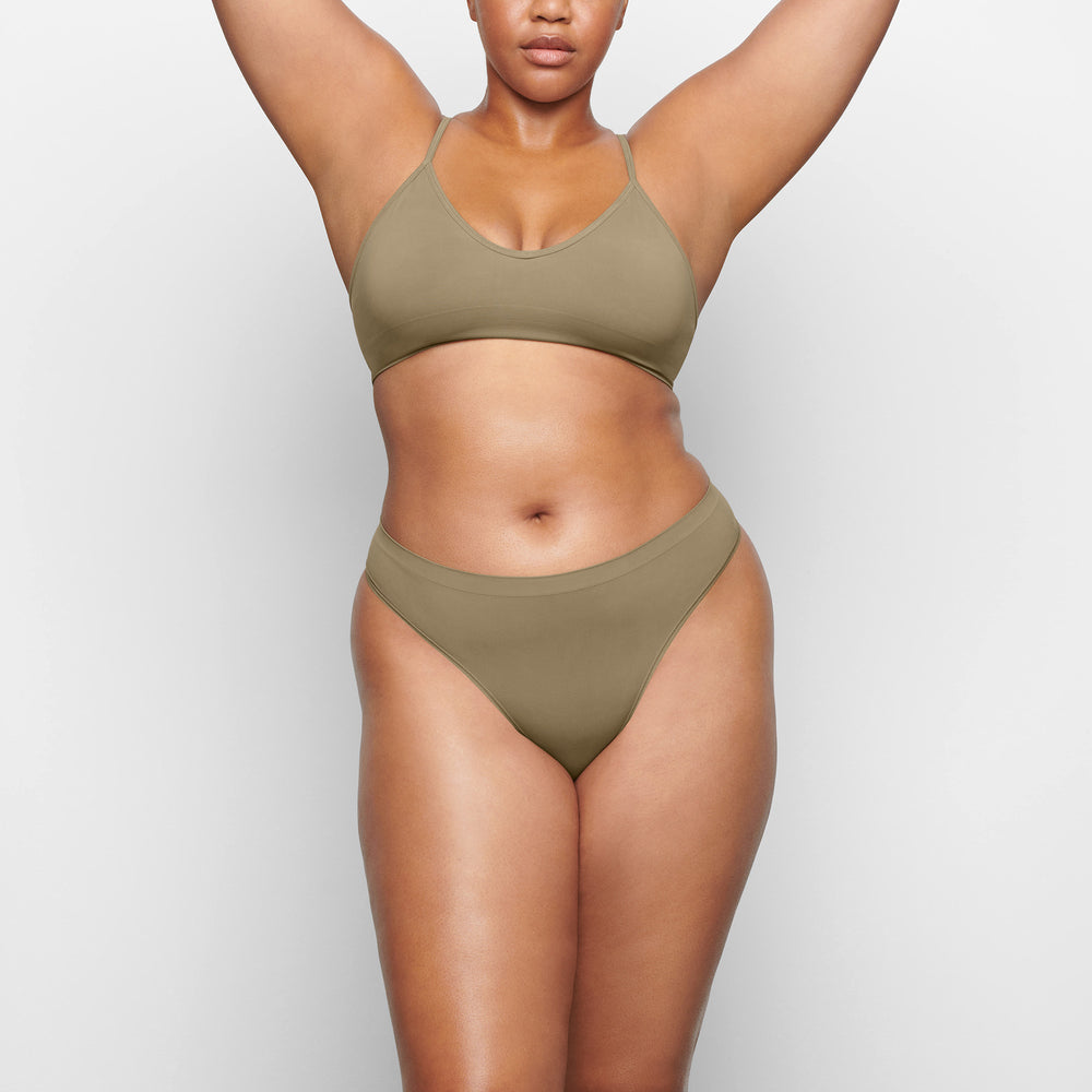 Skims SOFT SMOOTHING Thong Army Green | CIBL81097