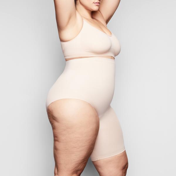 Skims SOLUTION SHORT #2 One Leg Shapewear Mica | QMYL30567