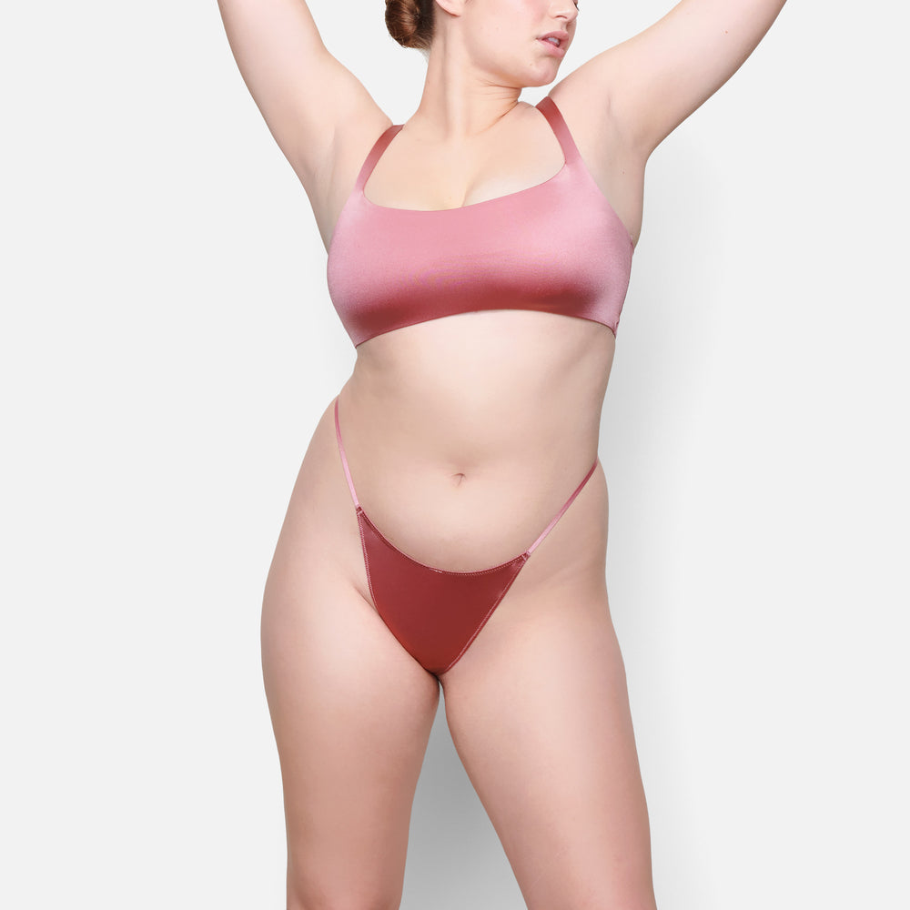 Skims STRETCH SATIN DIP Thong Dahlia | 4203BRCVP