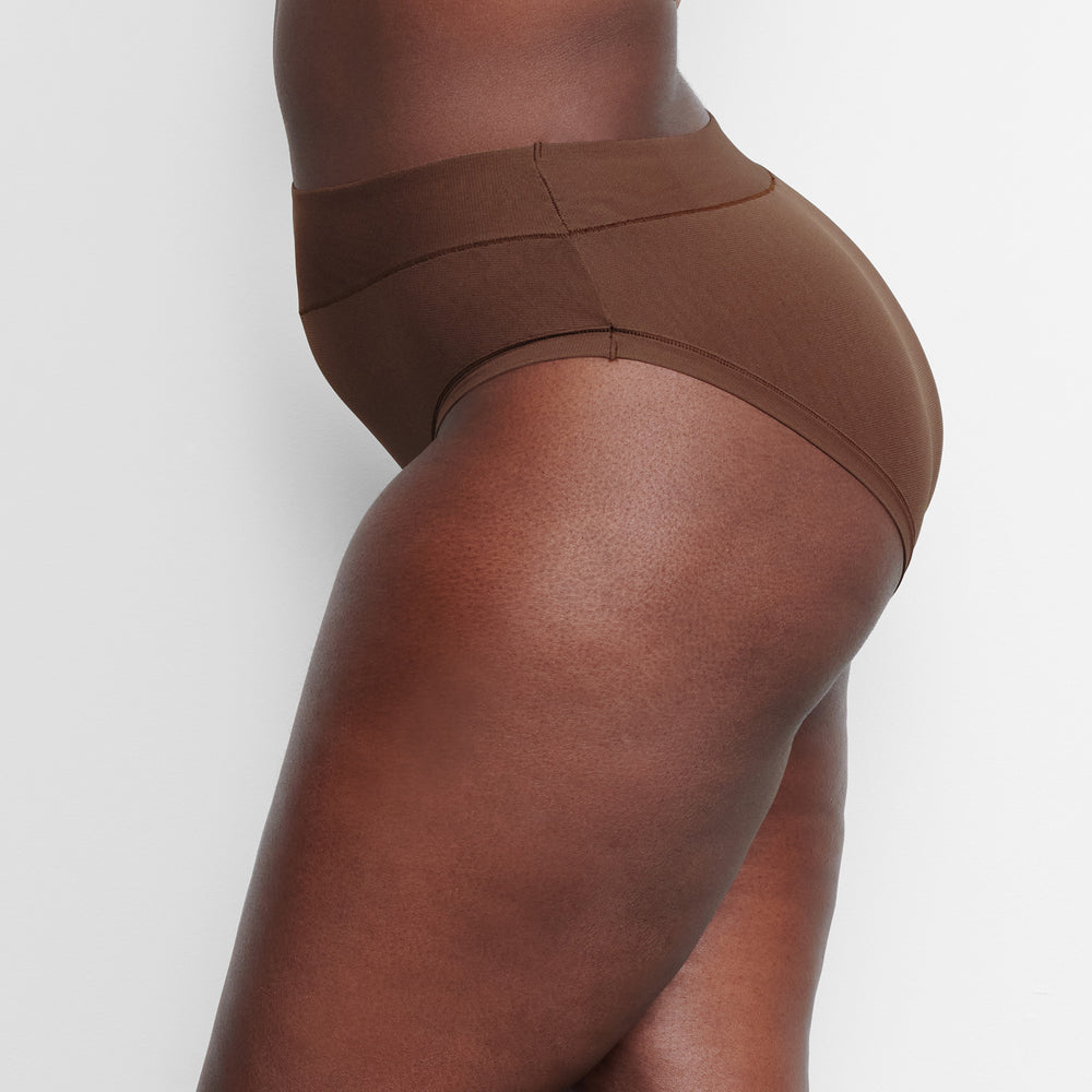 Skims SUMMER MESH Brief Cocoa | MLBN89354