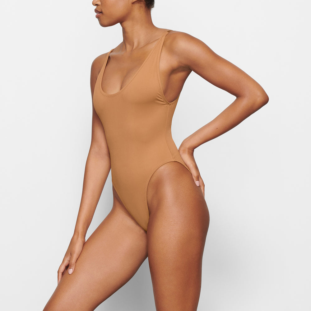 Skims SWIM SCOOP NECK One Piece Almond | UBSR89741