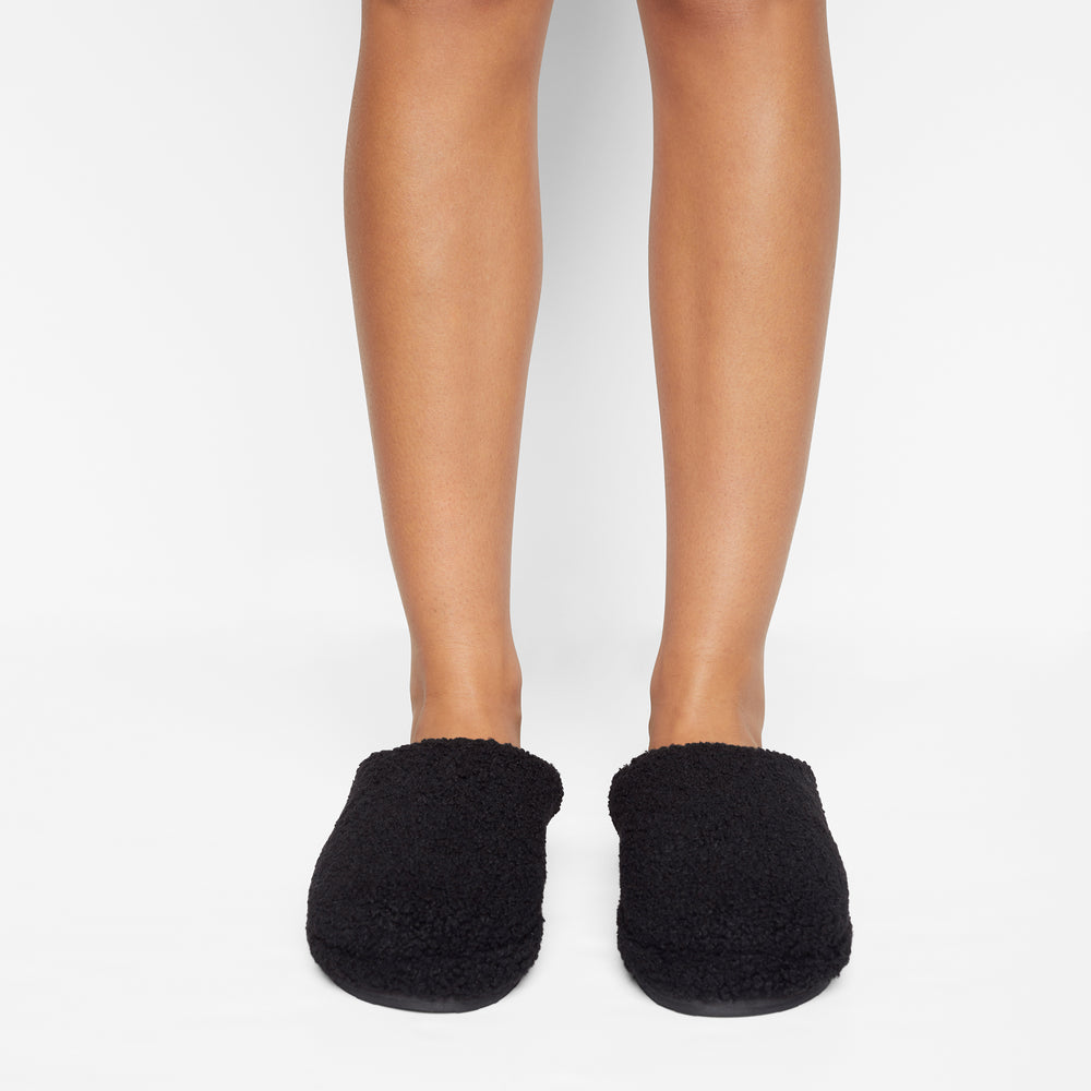 Skims TEDDY SHERPA Slippers Onyx | DPEY40517