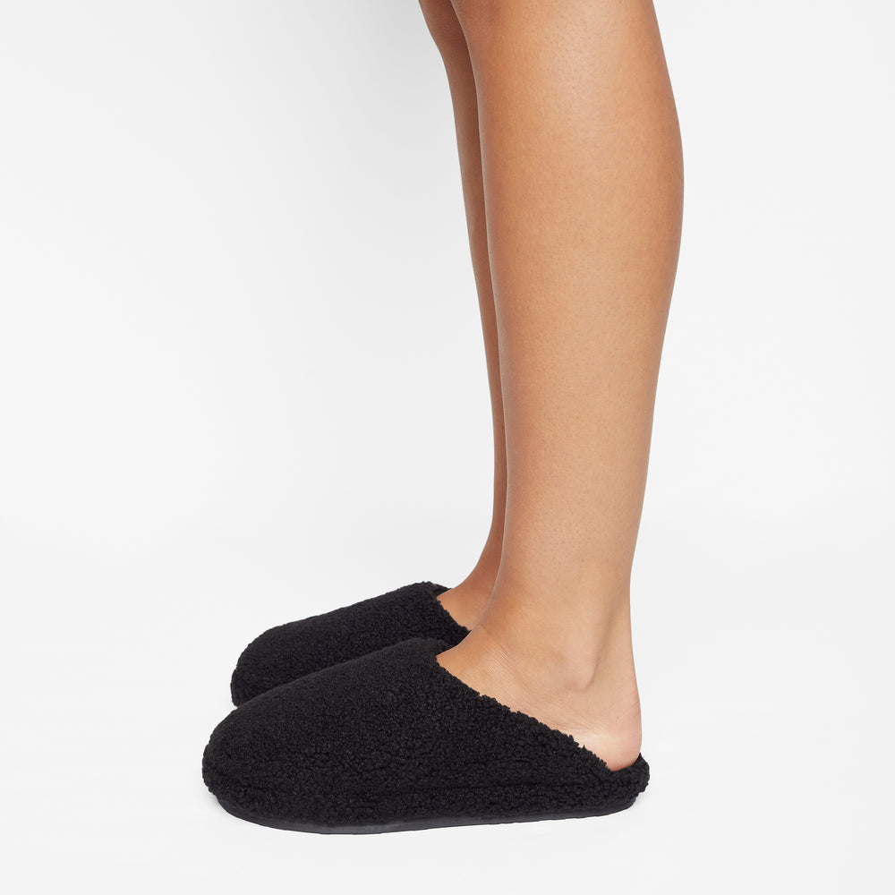 Skims TEDDY SHERPA Slippers Onyx | DPEY40517