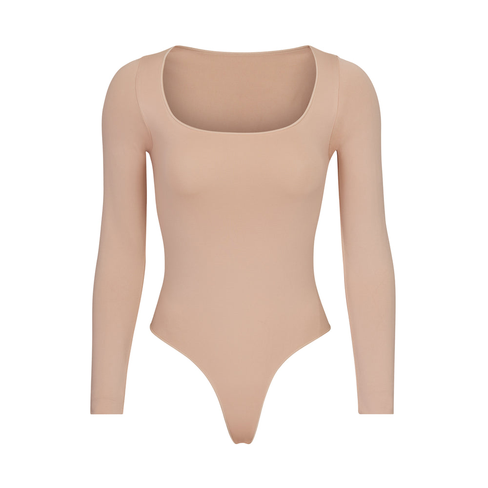 Skims ESSENTIAL SCOOP NECK Long Sleeve Bodysuit Sandstone | UJDK01249