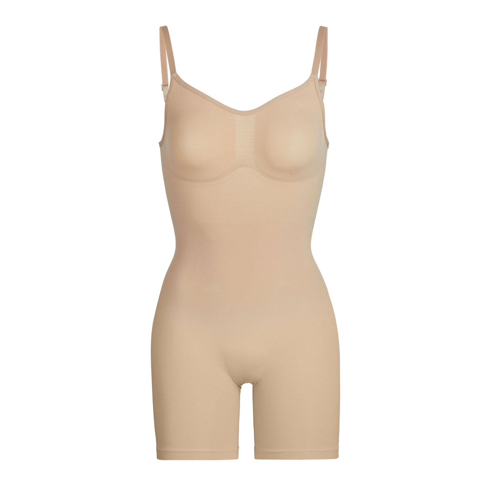 Skims SCULPTING BODYSUIT MID THIGH W. OPEN GUSSET Bodysuit Clay | SKAX47652