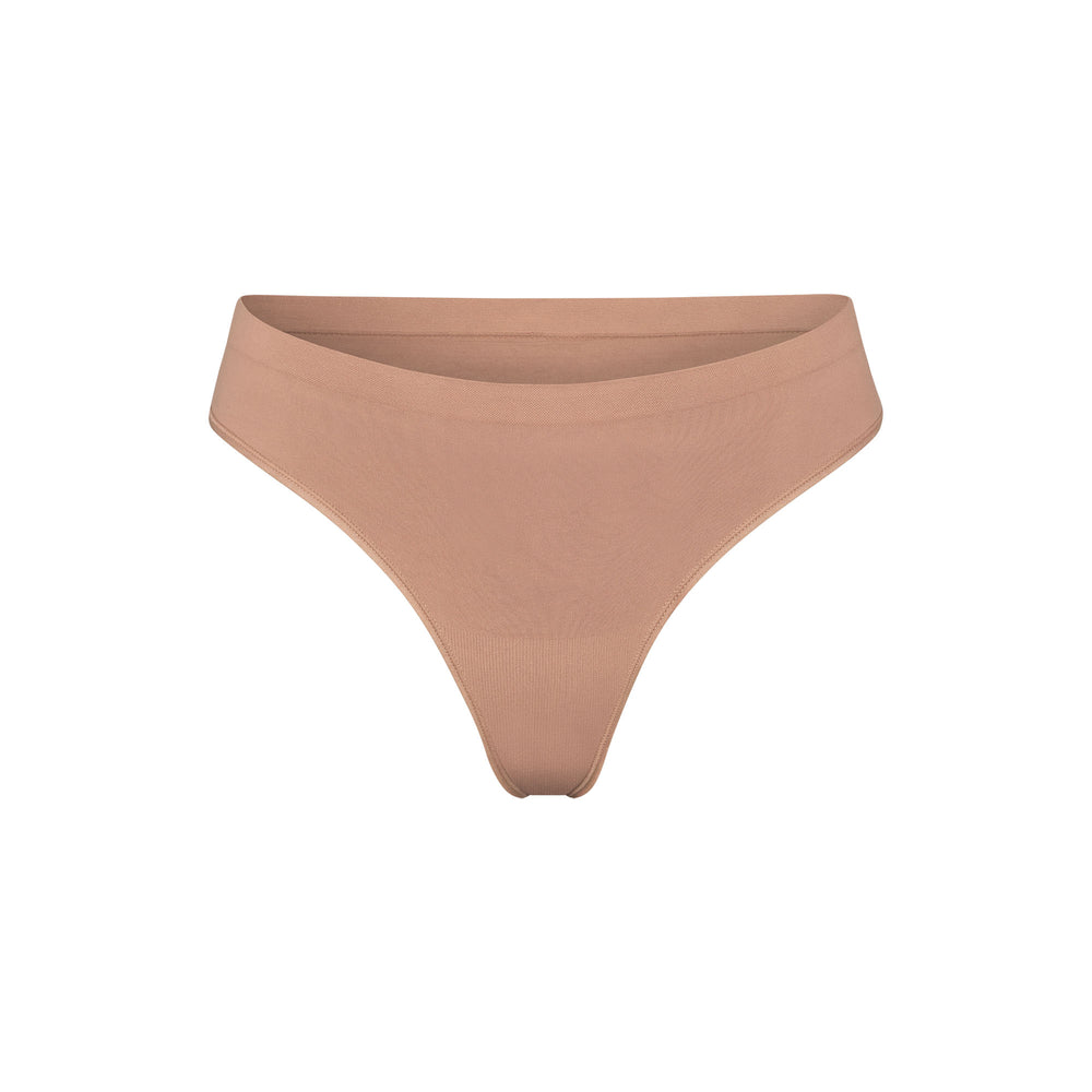 Skims SOFT SMOOTHING Thong Sienna | PQFU31528